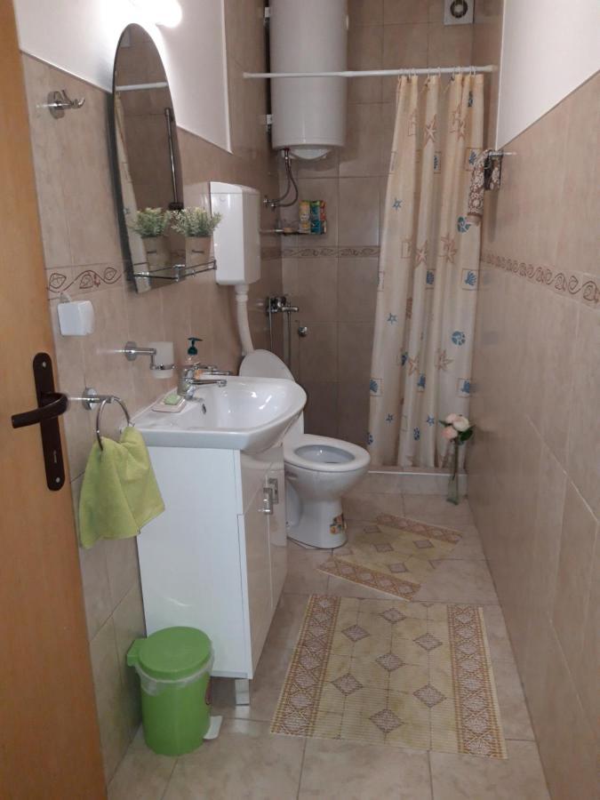 Apartment Nela Nisz Zewnętrze zdjęcie