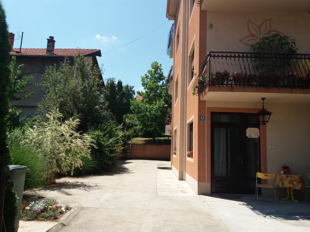 Apartment Nela Nisz Zewnętrze zdjęcie