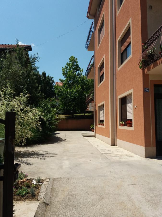 Apartment Nela Nisz Zewnętrze zdjęcie