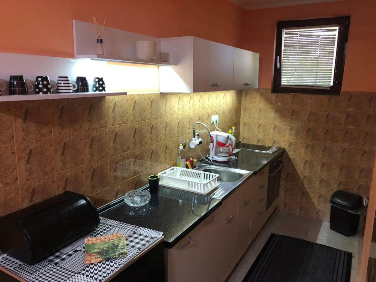Apartment Nela Nisz Zewnętrze zdjęcie