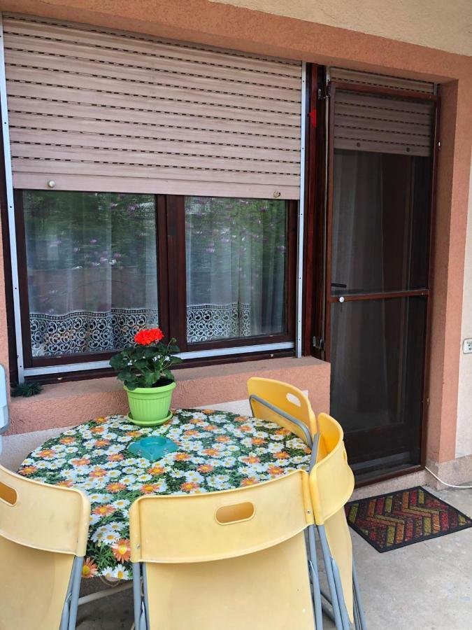 Apartment Nela Nisz Zewnętrze zdjęcie