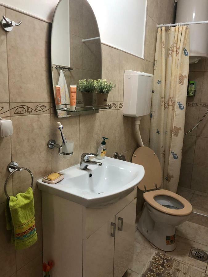 Apartment Nela Nisz Zewnętrze zdjęcie